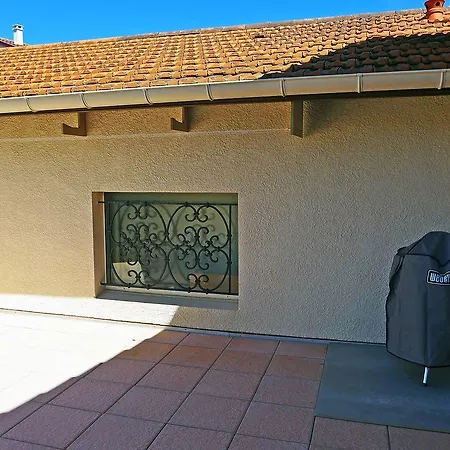 Cantons Apartament *